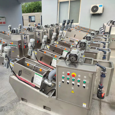 A imprensa de parafuso do estrume do porco e da galinha enlameia a secagem faz à máquina integrado