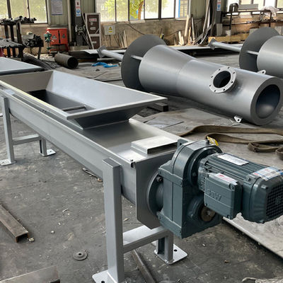 Transportador de parafuso sem eixo horizontal de lodo de aço carbono móvel