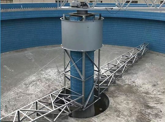 Máquina suspendida de aço inoxidável do tratamento de esgotos do raspador da lama de 304 Center Drive