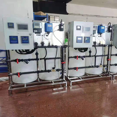 Sistema de dose automático líquido químico para o tratamento de águas residuais da planta de tingidura