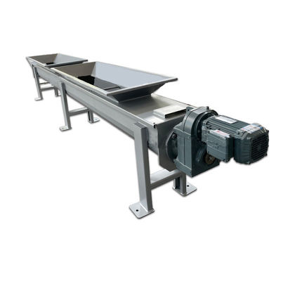 Transportador de parafuso sem eixo horizontal de lodo de aço carbono móvel