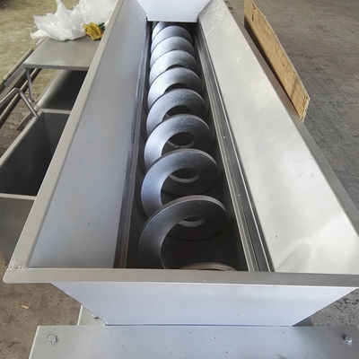 Transportador de parafuso sem eixo horizontal de lodo de aço carbono móvel