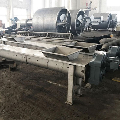 Transportador de parafuso sem eixo horizontal de lodo de aço carbono móvel
