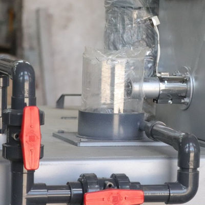 Dispositivo de dosagem automática de floculante PAM/PAC para fosfato integrado