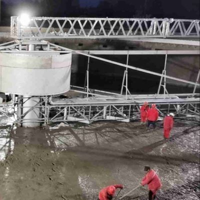 Raspador de lama de viagem da ponte da tubulação dobro usado para a planta de tratamento de águas residuais
