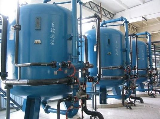 Tanque químico do tratamento de águas residuais, equipamento azul do tratamento de águas residuais