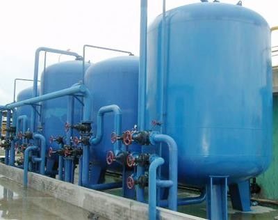 Tanque químico do tratamento de águas residuais, equipamento azul do tratamento de águas residuais