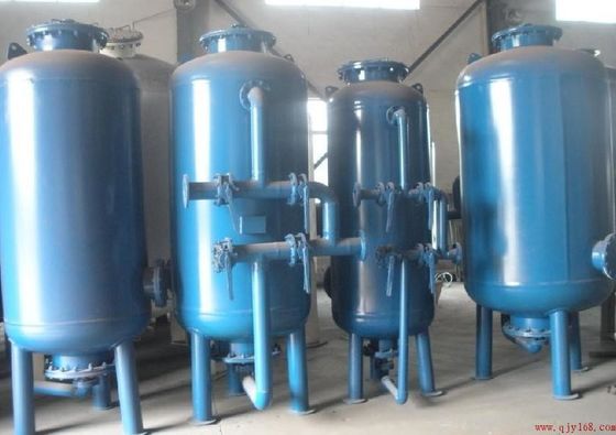 Tanque químico do tratamento de águas residuais, equipamento azul do tratamento de águas residuais