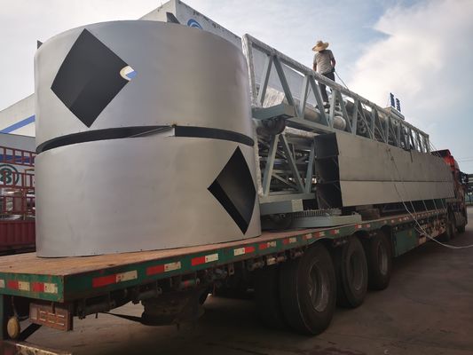 Meio sistema do raspador de lama da ponte com os tanques de sedimentação secundários