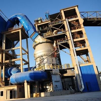 O silo do armazenamento do cal da desinfecção, liga o tanque de armazenamento de aço do cal
