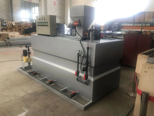 Sistema de dose automático do equipamento do tratamento da água na planta de tratamento de esgotos